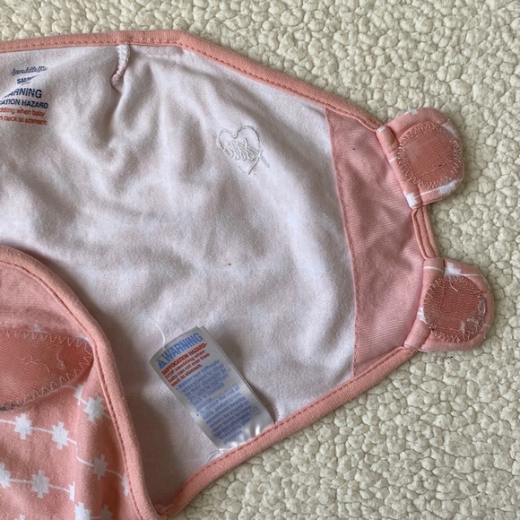 SwaddleMe Velcro Baby Swaddle (Pink/White) - Picture 8 of 16